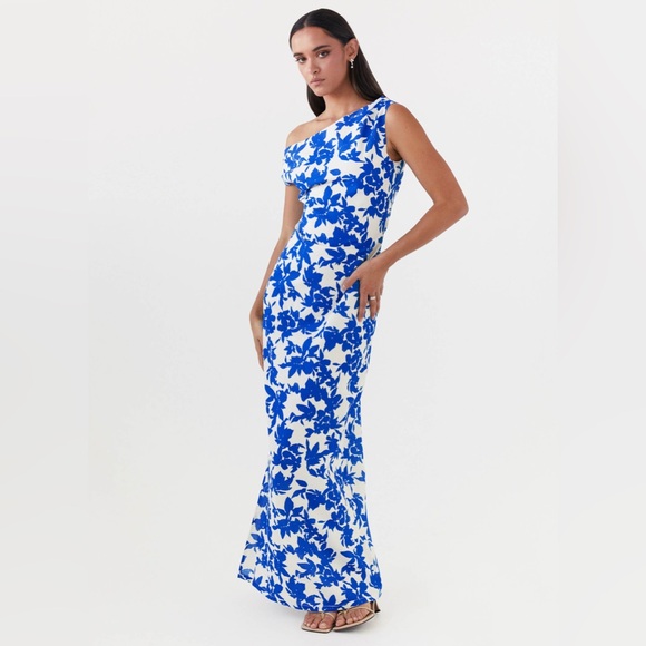 Peppermayo Dresses & Skirts - Peppermayo blue and white floral maxi off the shoulder dress new without tag